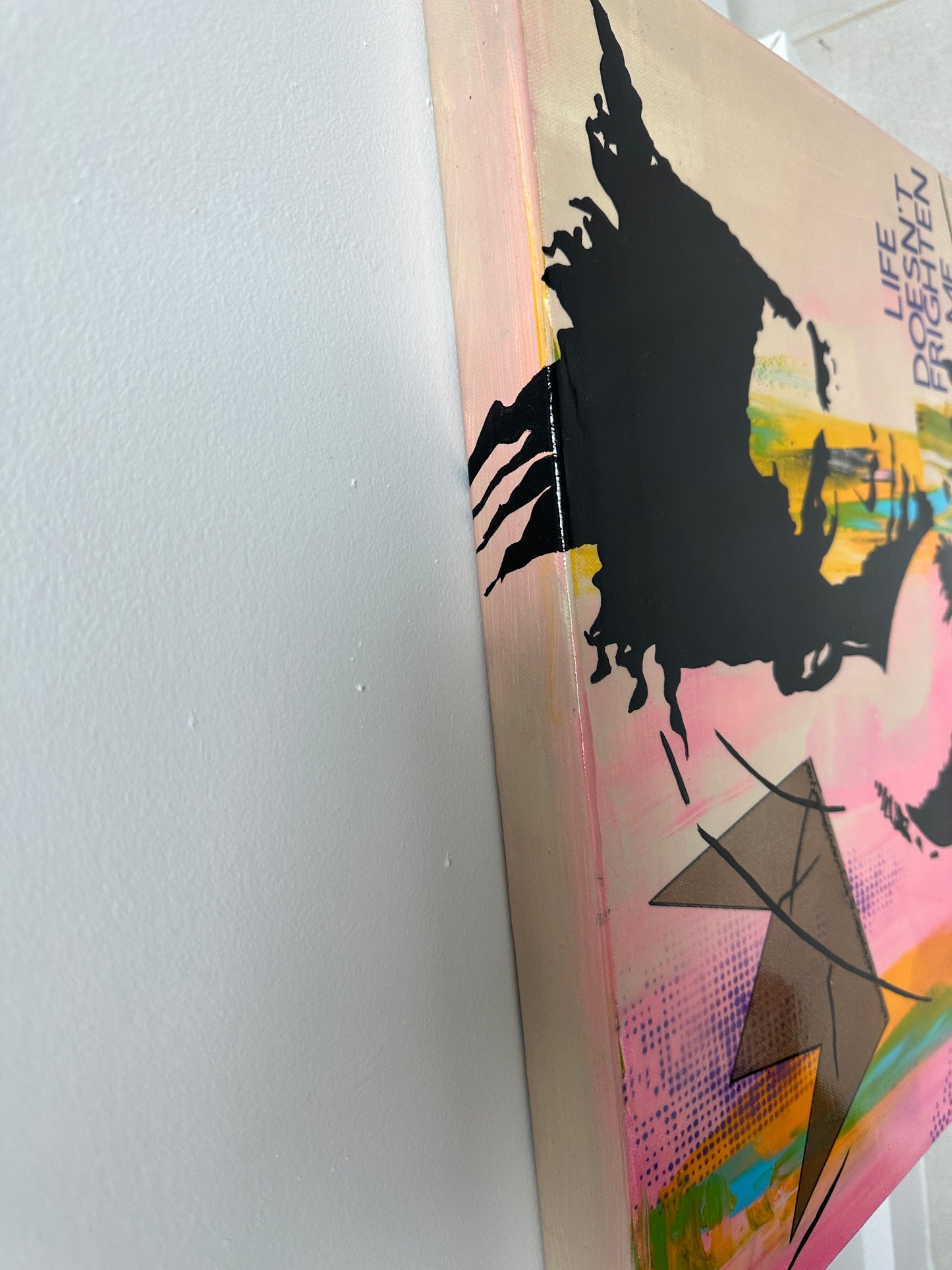 LIFE DOESN'T FRIGHTEN ME